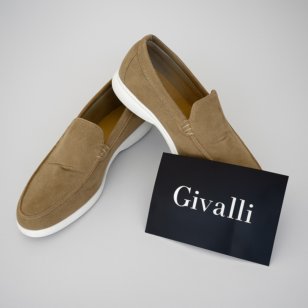 Elegantes mocasines de ante