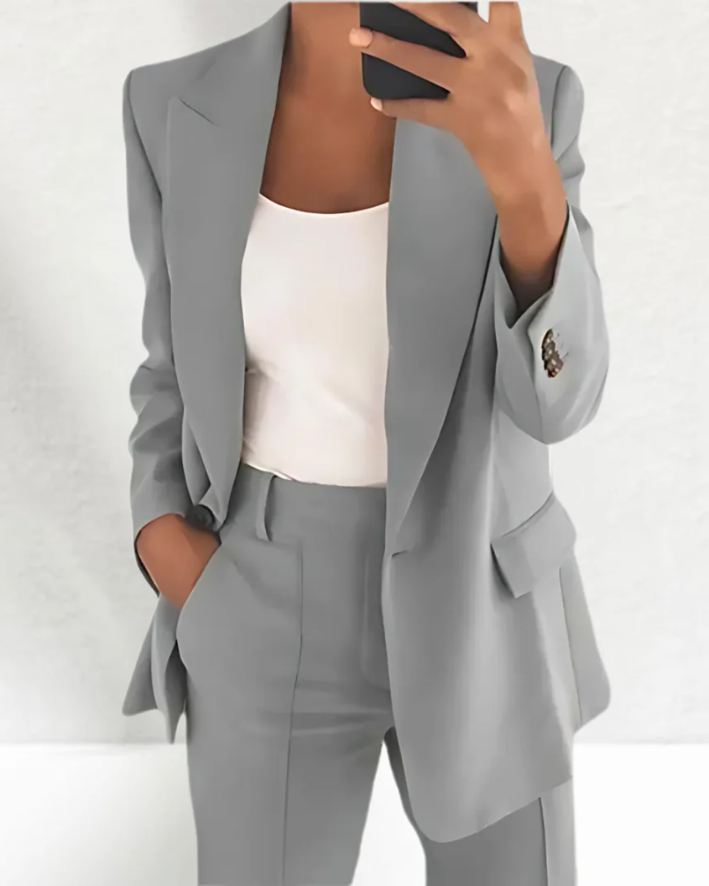 Traje de mujer de dos piezas