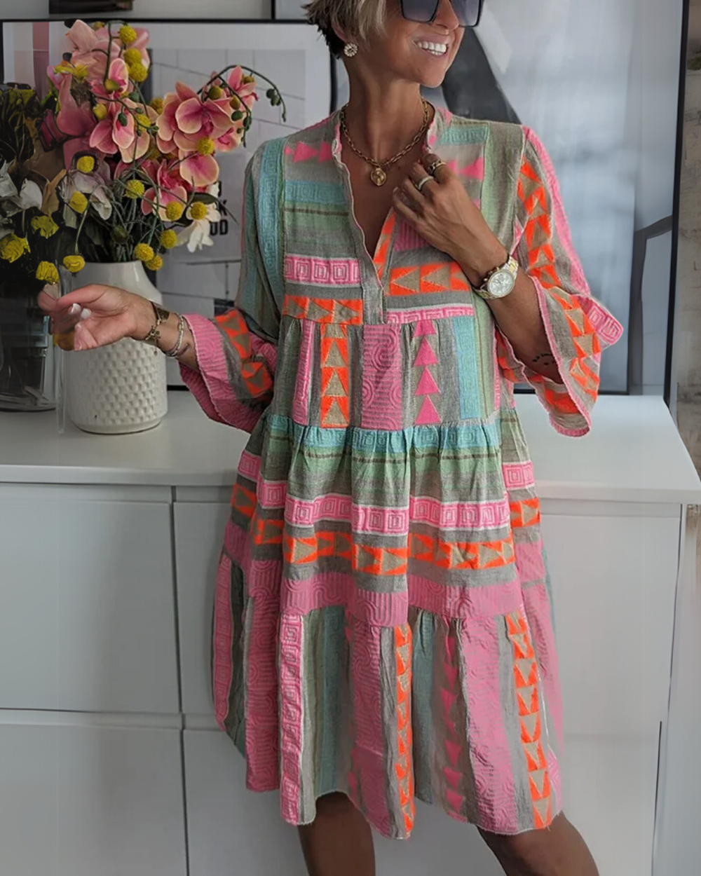 Elegante vestido de mujer de colores