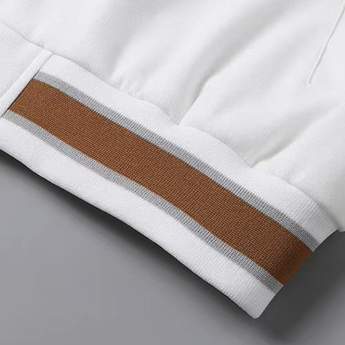 Elegante chaqueta con capucha