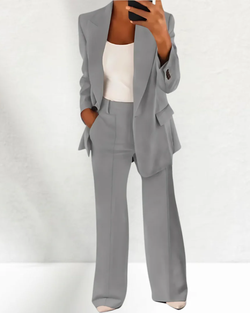 Traje de mujer de dos piezas