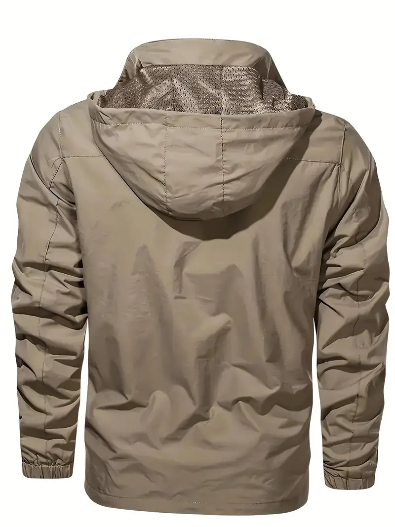 Elegante chaqueta cortaviento