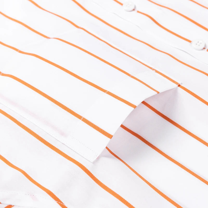 Elegante camisa de algodón a rayas