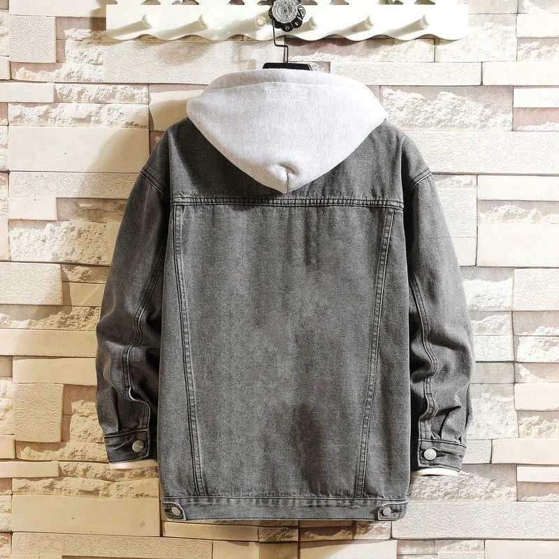 Elegante cazadora vaquera con capucha