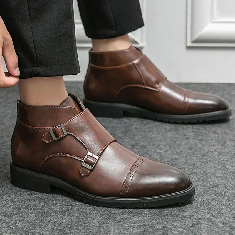 Botas de piel con cierre de hebilla