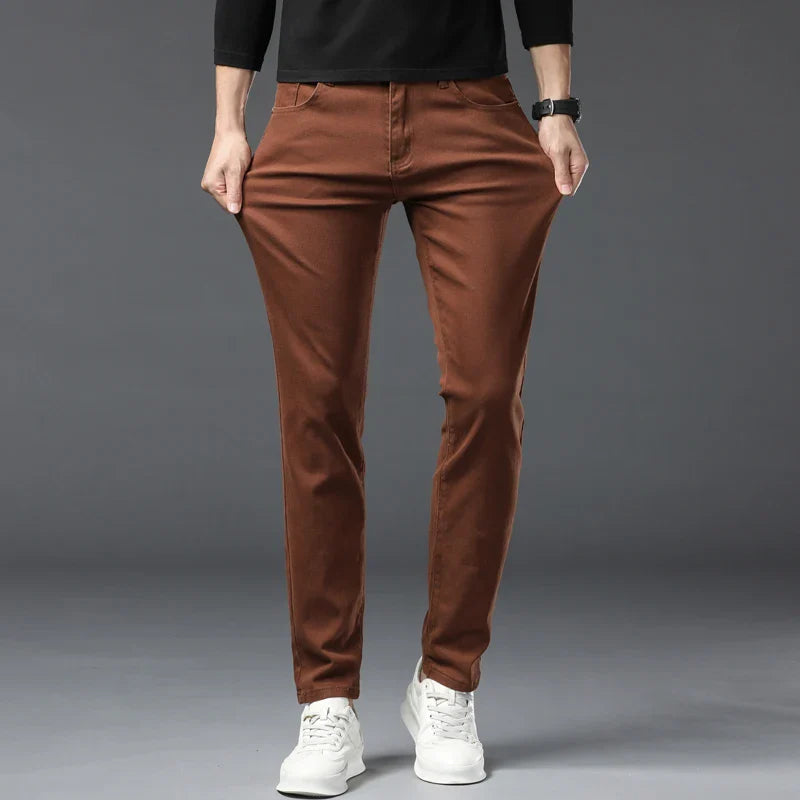 Elegantes vaqueros elásticos de denim