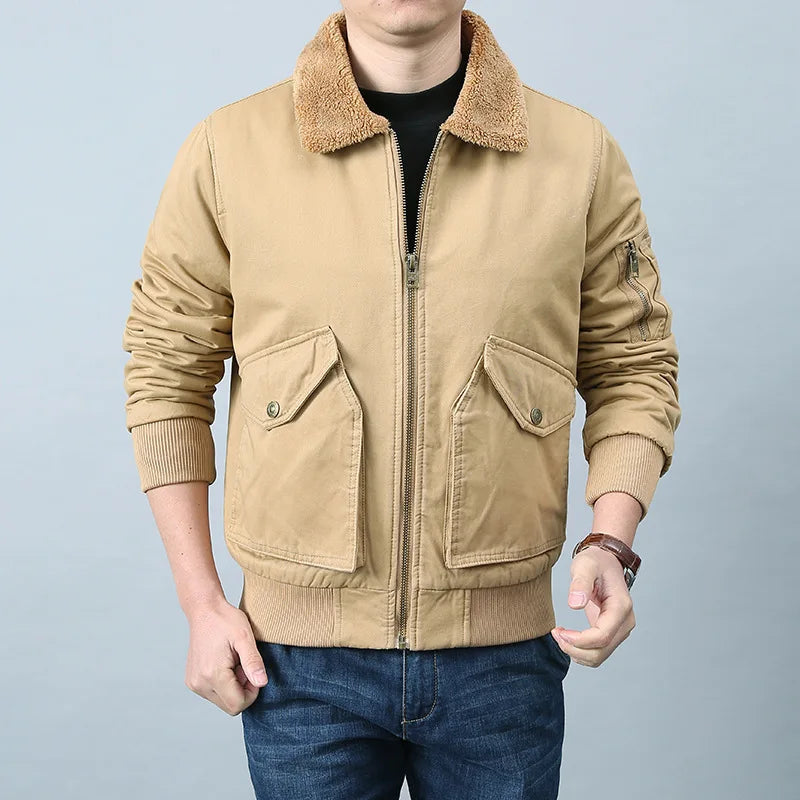 Elegante cazadora bomber