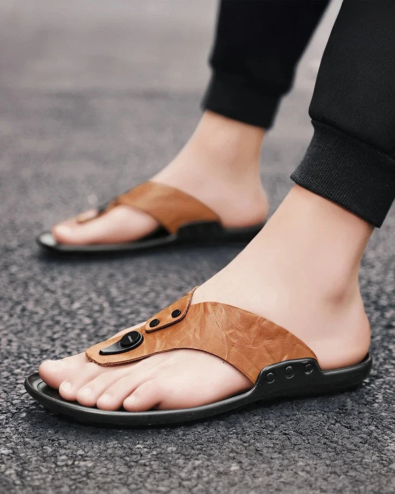 Elegantes sandalias de piel