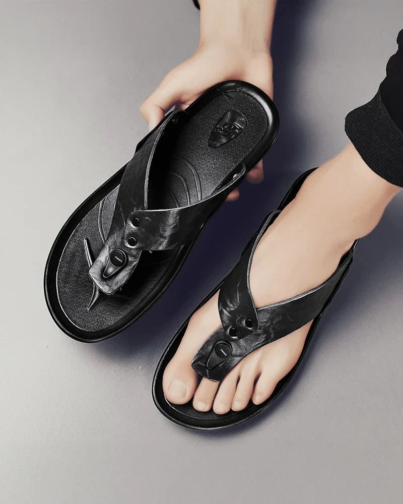Elegantes sandalias de piel