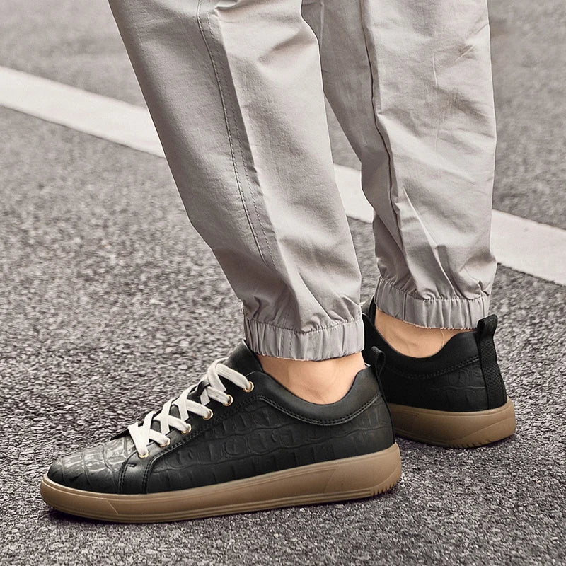 Zapatos elegantes de cuero genuino