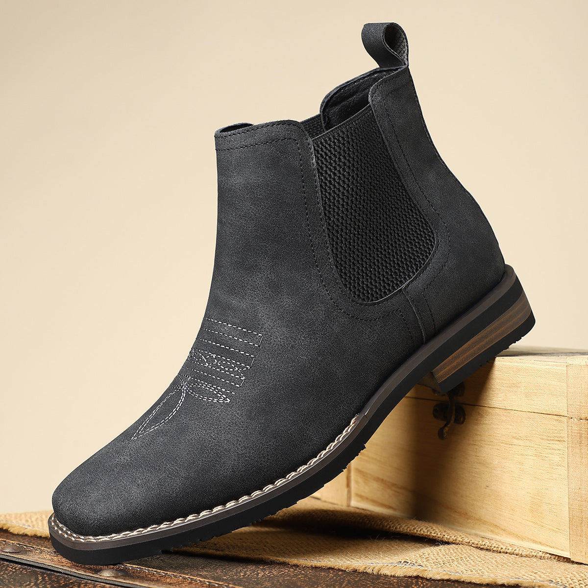 Elegantes botas de piel para hombre