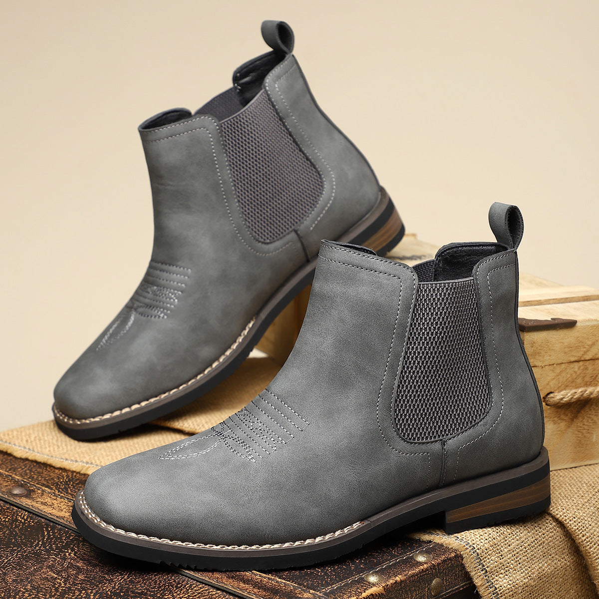 Elegantes botas de piel para hombre