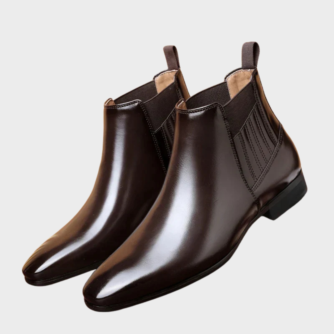 Botas elegantes de cuero