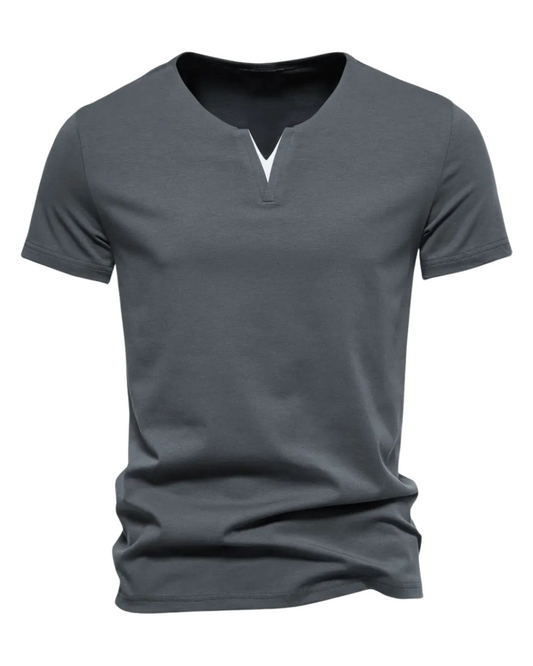 Elegante camisa con cuello en V