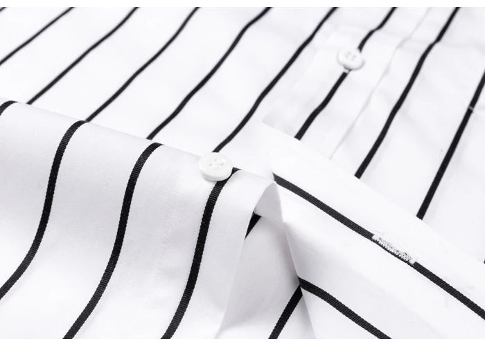 Elegante camisa de algodón a rayas