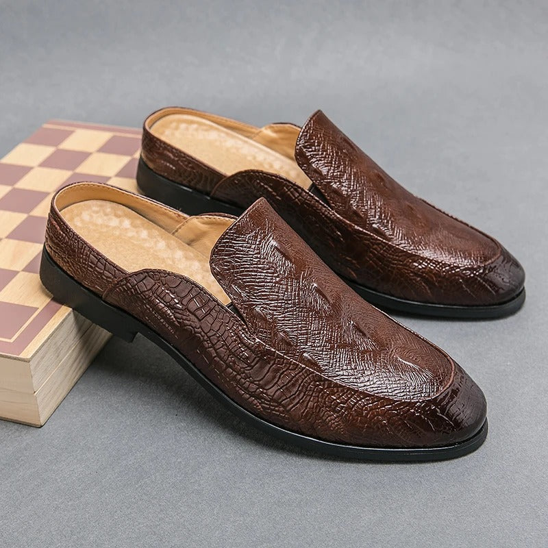 Elegantes zapatos de vestir con estampado de cocodrilo