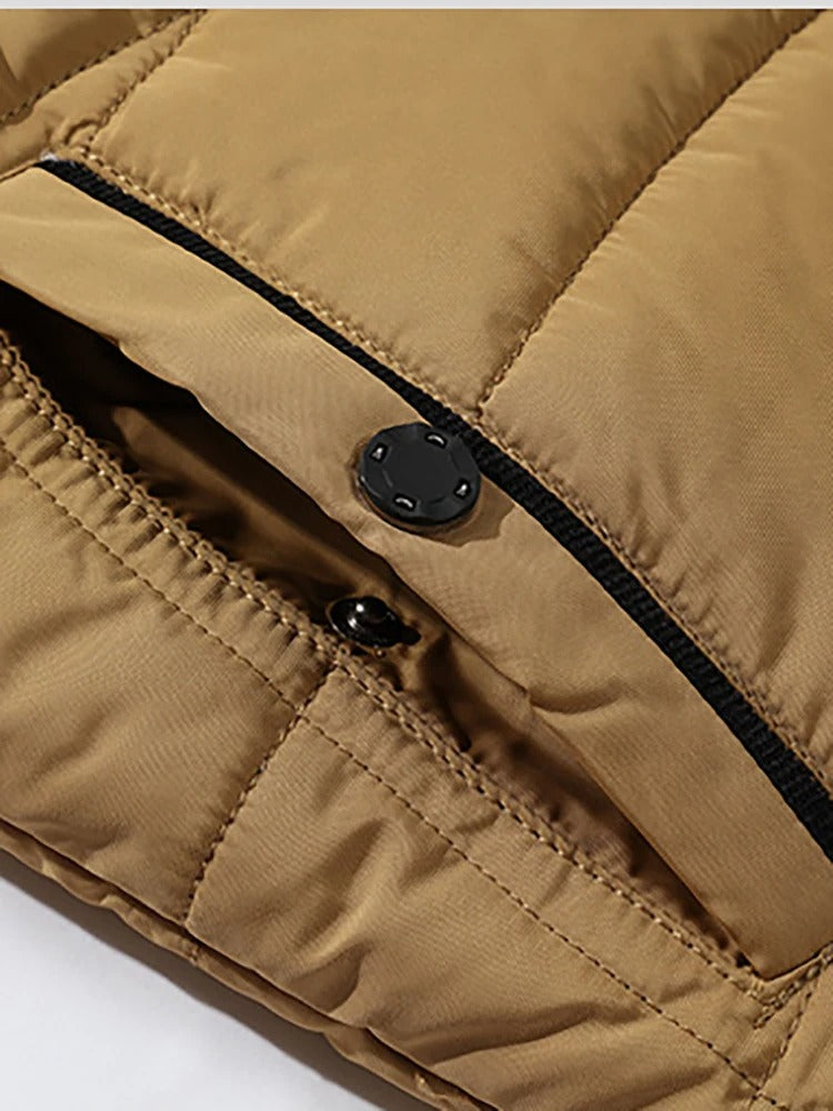 Elegante chaqueta polar con capucha