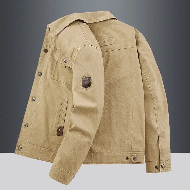 Elegante chaqueta cortavientos