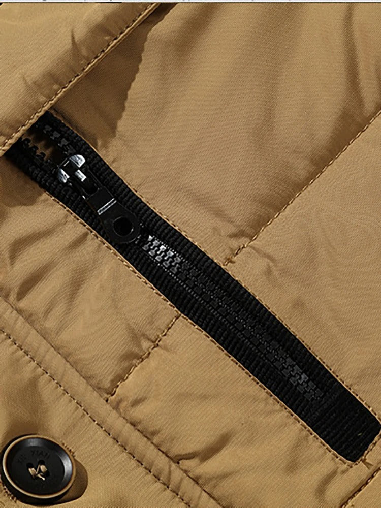 Elegante chaqueta polar con capucha